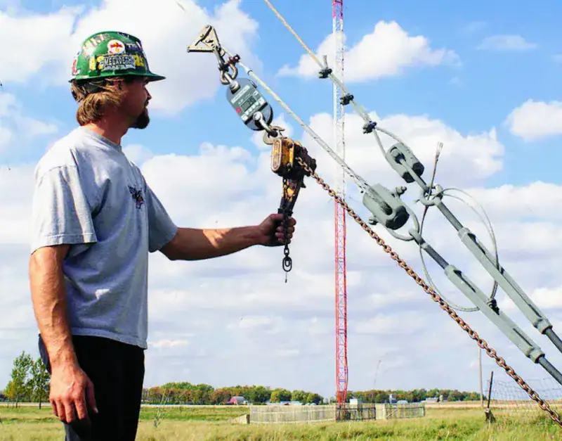 Dynamometer-in-use-tower-1 Dillon Dynamometer products in use for utility tower
